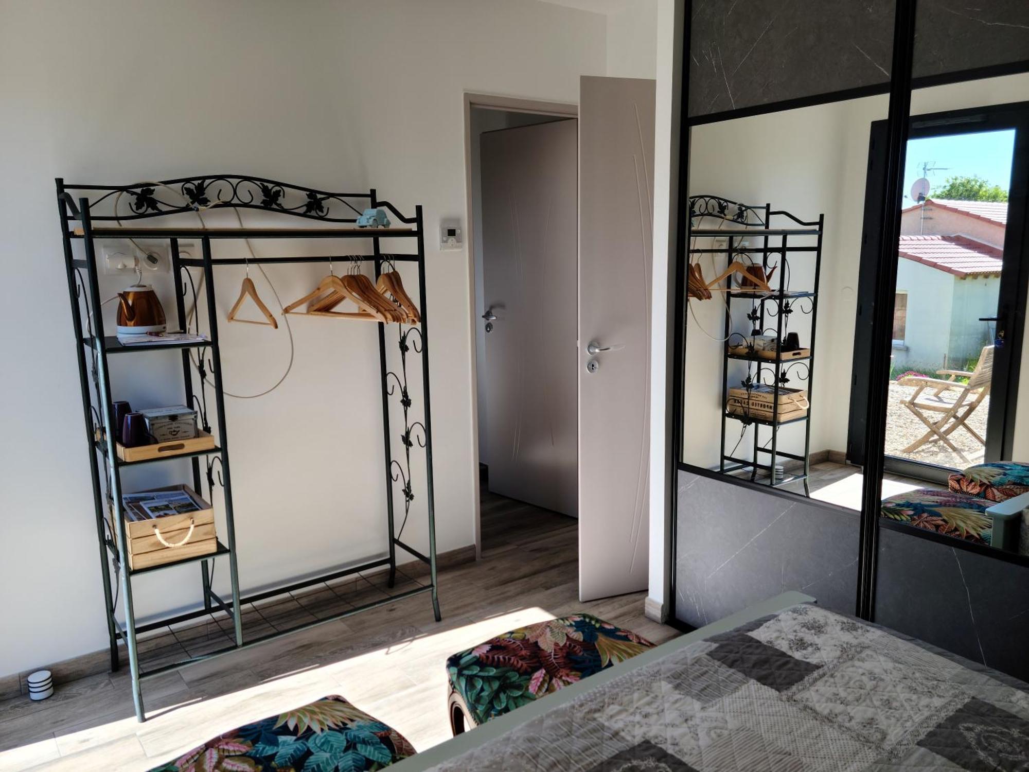 Les Papillons D'Uzes Bed & Breakfast Saint-Laurent-la-Vernede Exterior photo